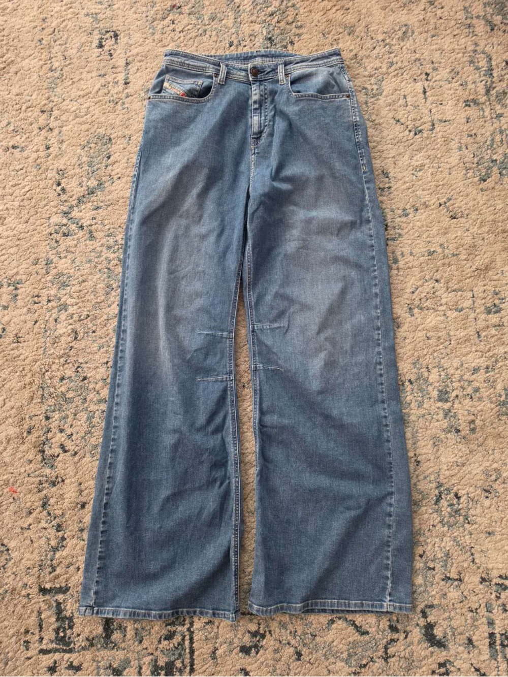 Classic Women's Blue Jeans - Straight Fit